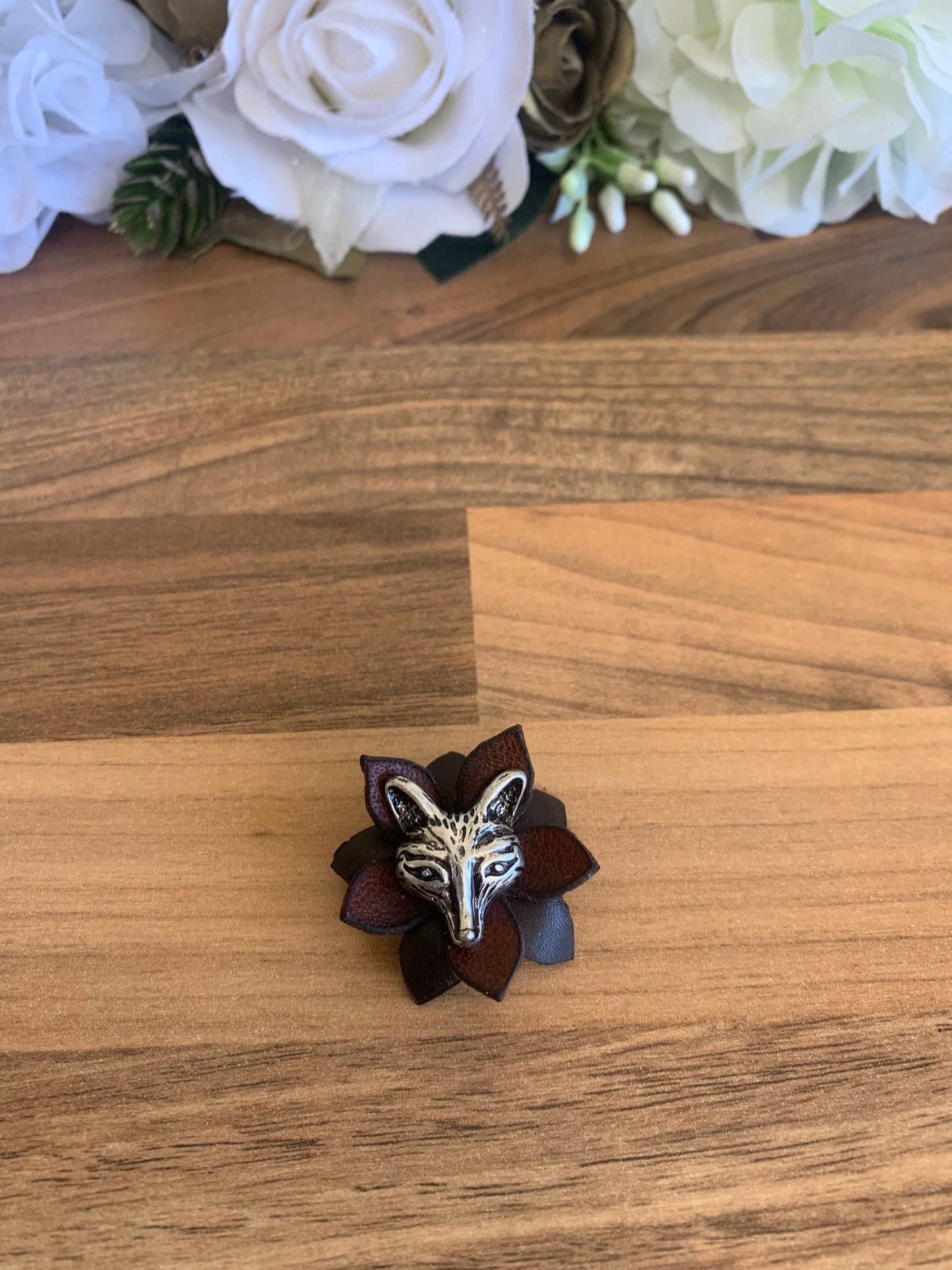 LAPEL - Fox head with Leather